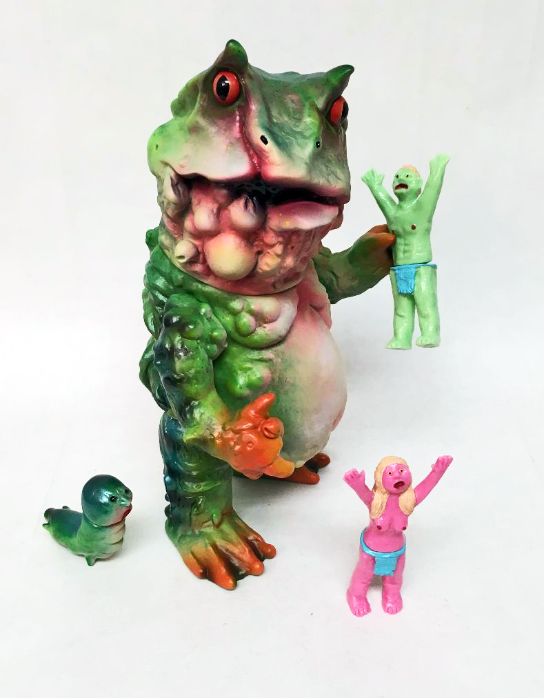 人面犬　yokaiyu sofubi rampage Rampage Toys x Yokai Yu's [Tree Frog Playset] Gamarah…